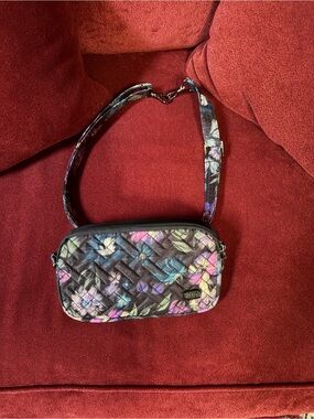 EUC. Lug Coupe XL convertible bag.